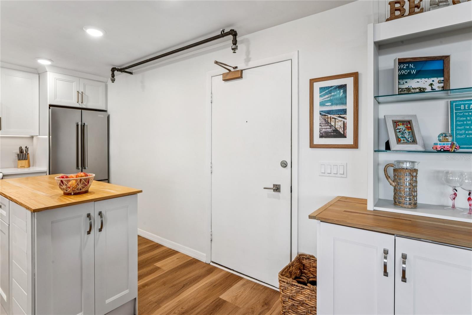 KEY CAPRI CONDO - Residential