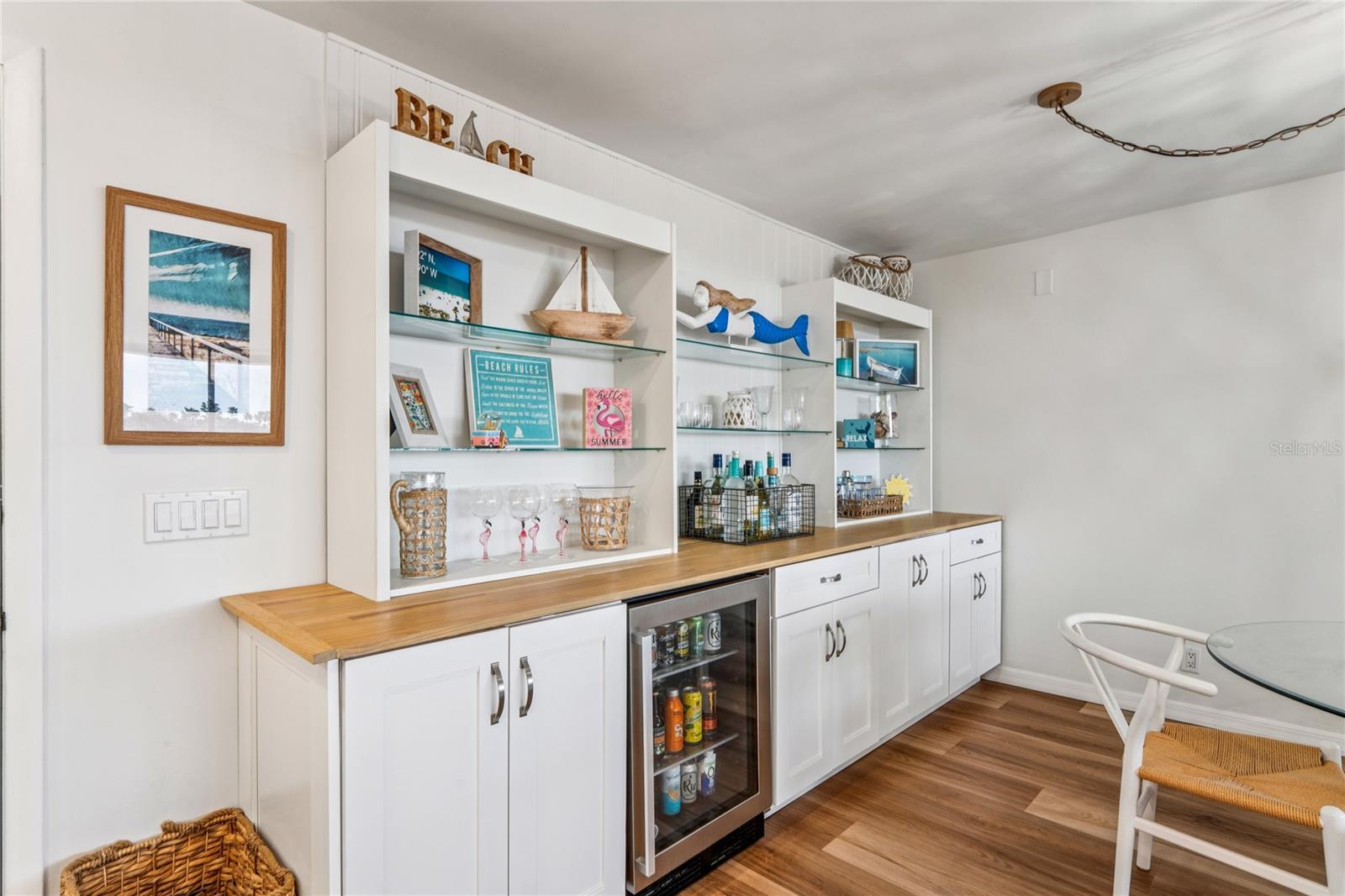 KEY CAPRI CONDO - Residential