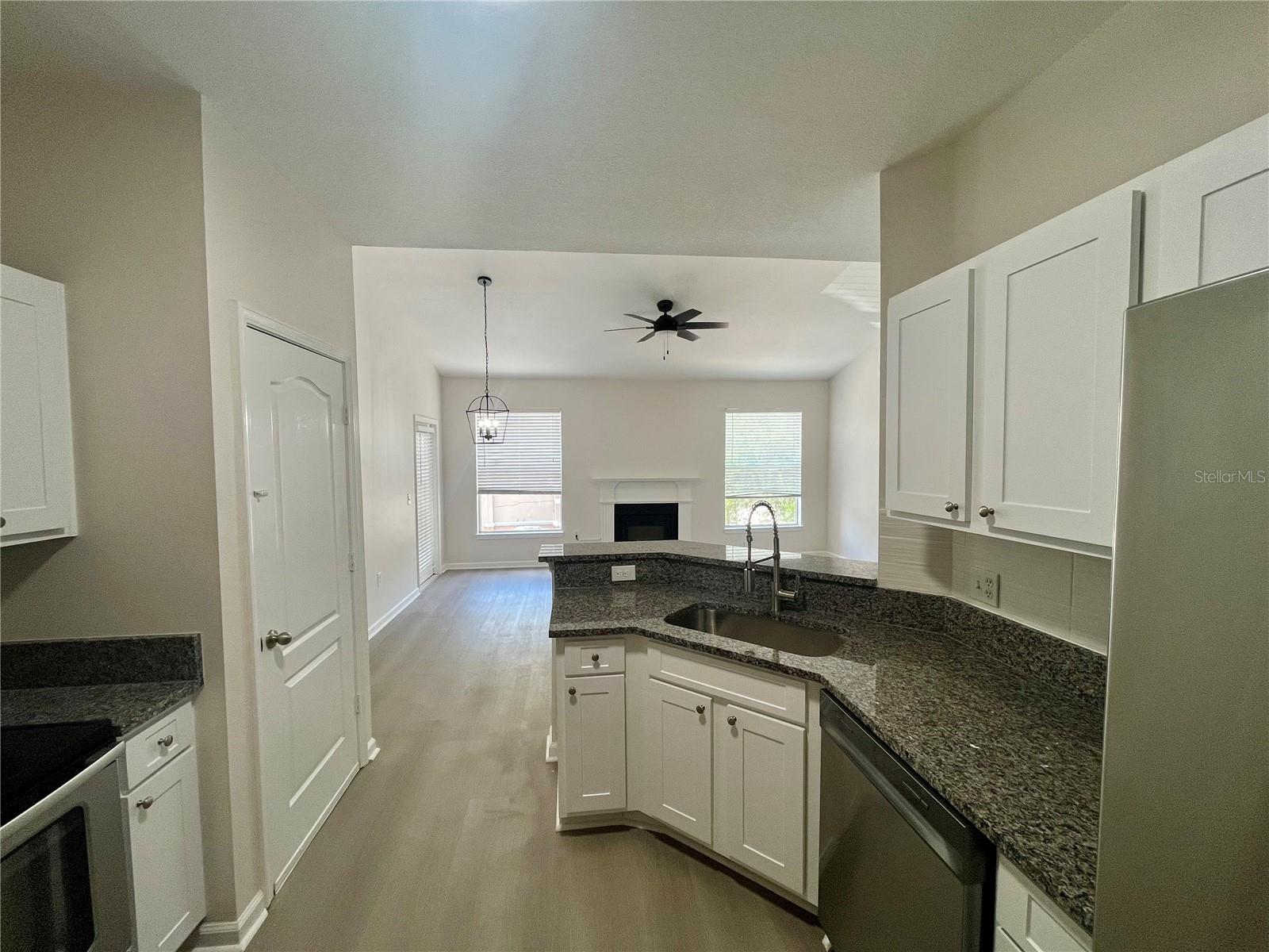 THE VILLAS CONDO - Residential Lease