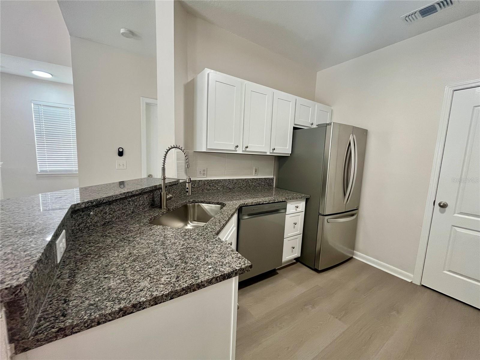 THE VILLAS CONDO - Residential Lease