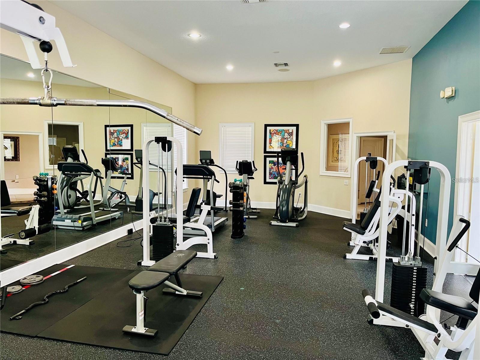 THE VILLAS CONDO - Residential Lease