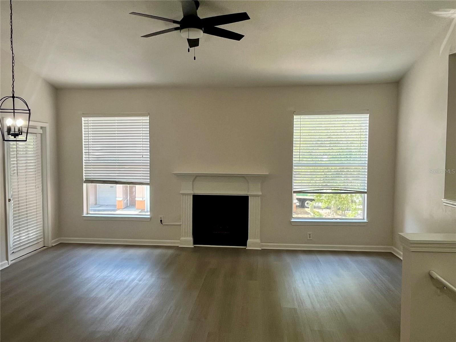 THE VILLAS CONDO - Residential Lease