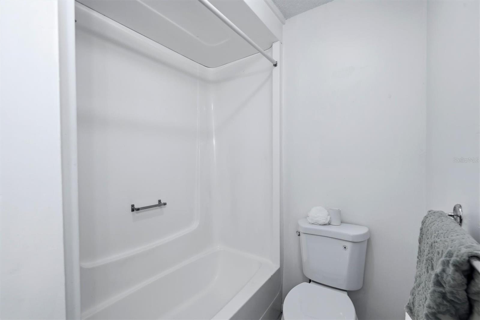 LAKE TIPPECANOE - Residential