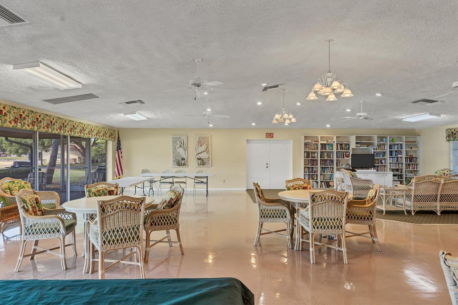 LAKE TIPPECANOE - Residential