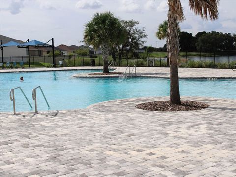 A home in WINTER HAVEN