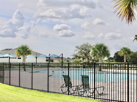 A home in WINTER HAVEN