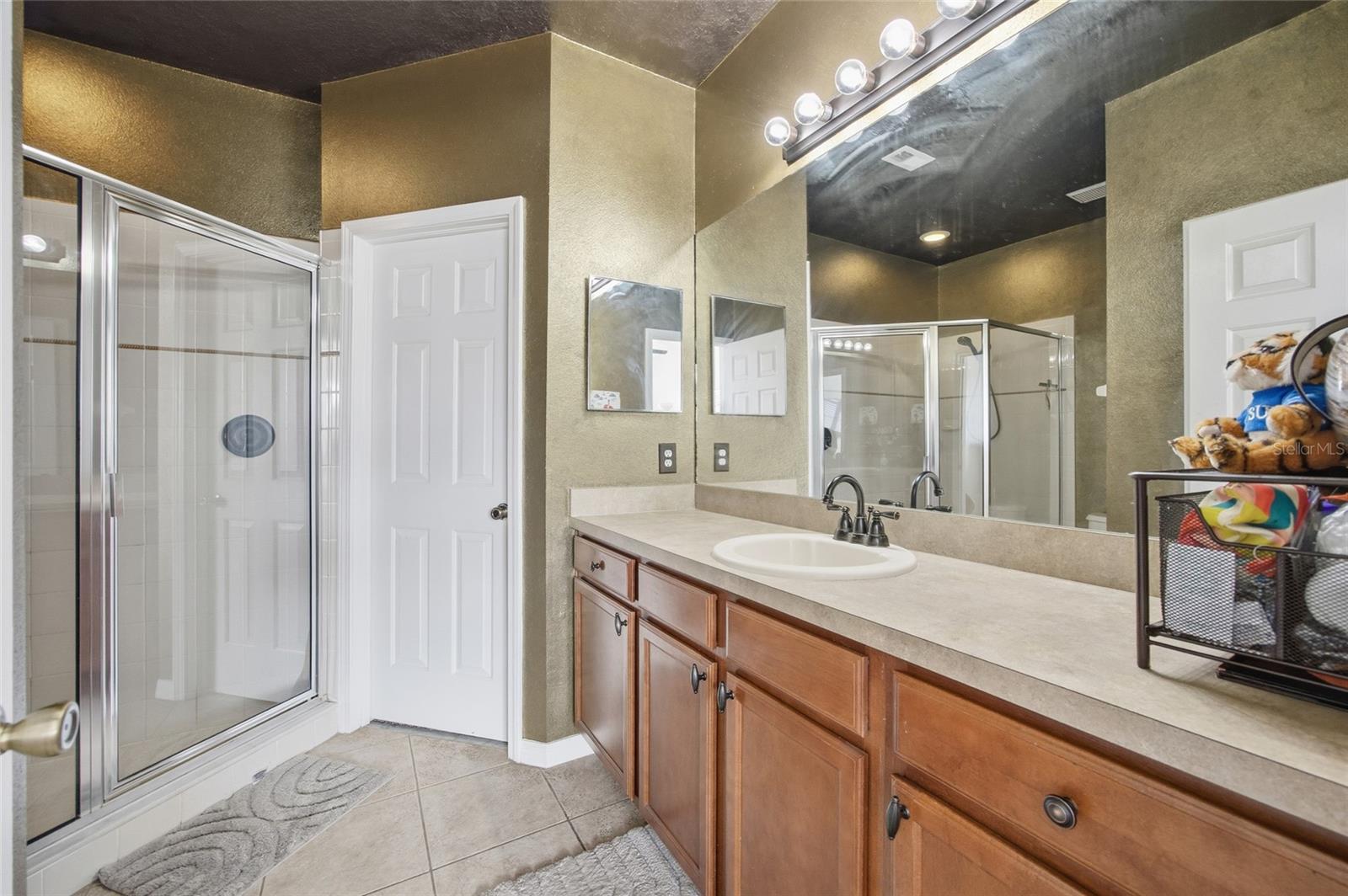 MEADOW POINTE - Residential