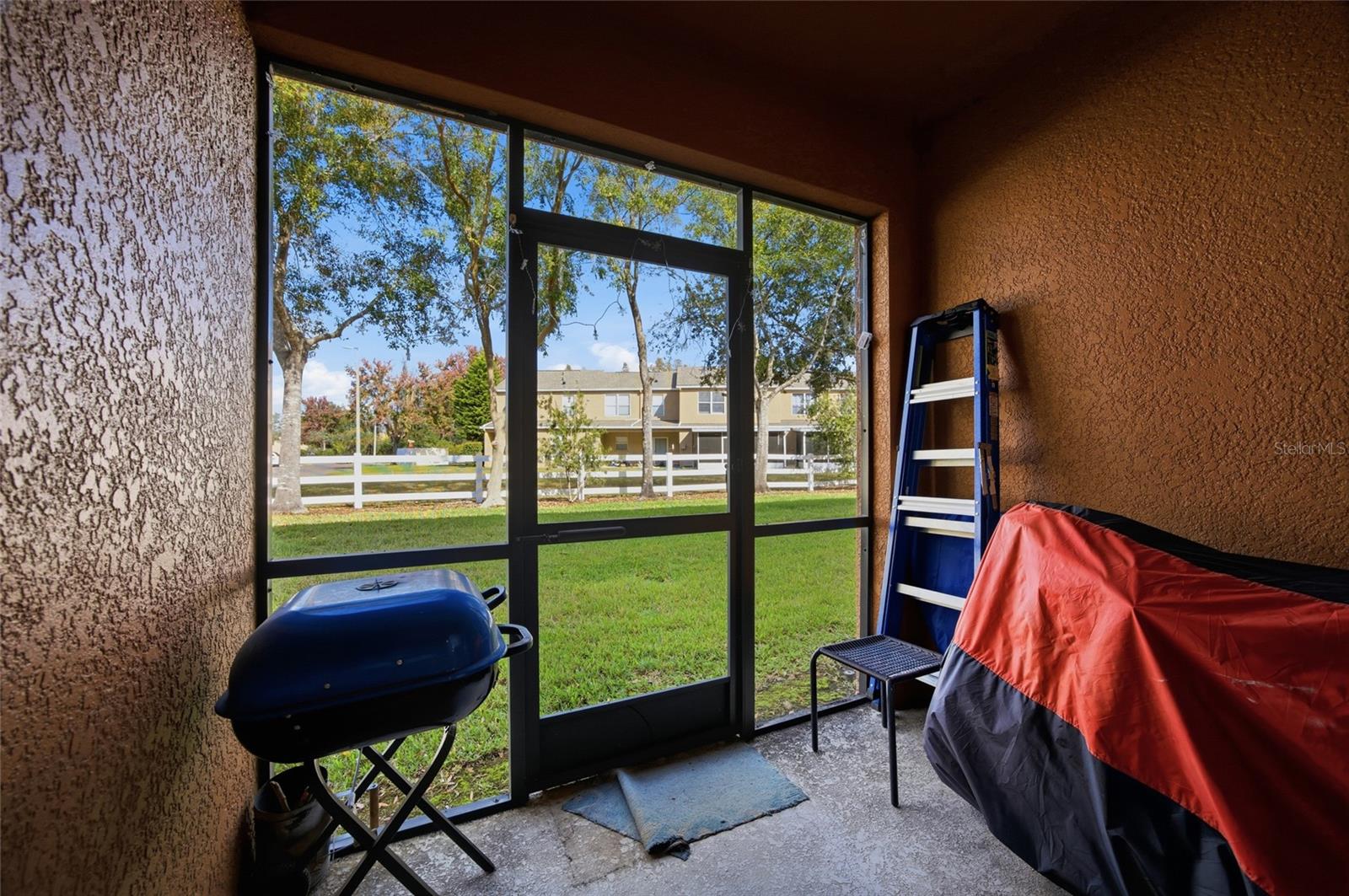 MEADOW POINTE - Residential