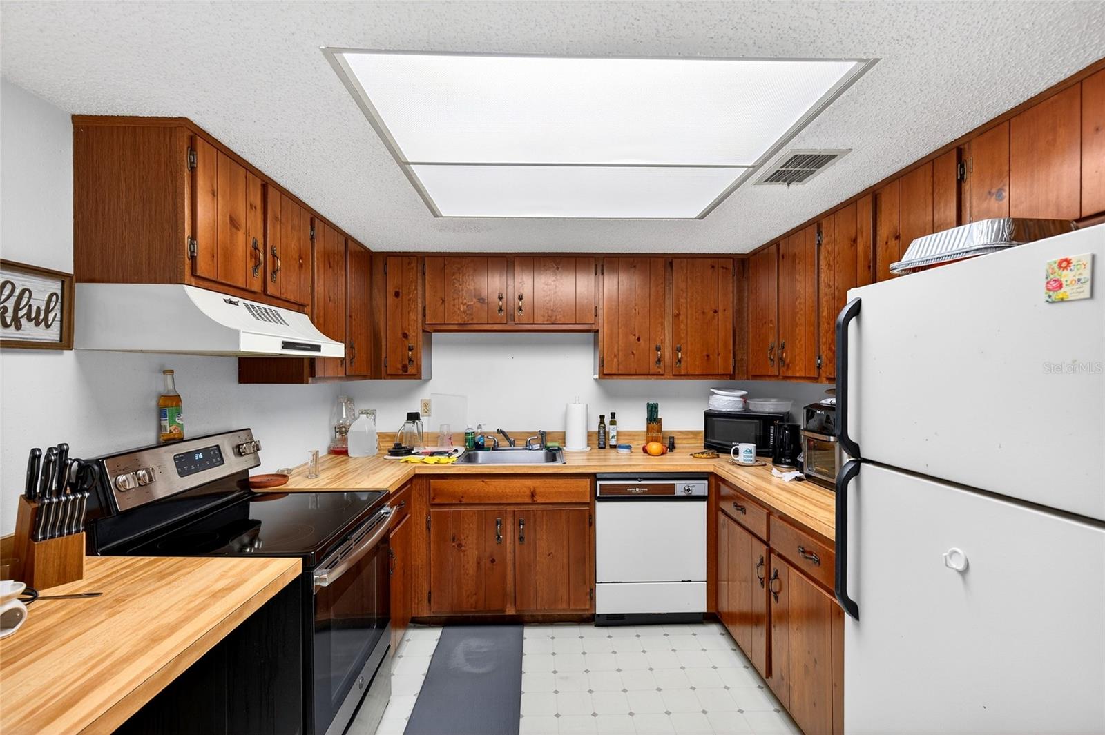 FAIRWAYS/SILVER SPGS SHORES CO - Residential