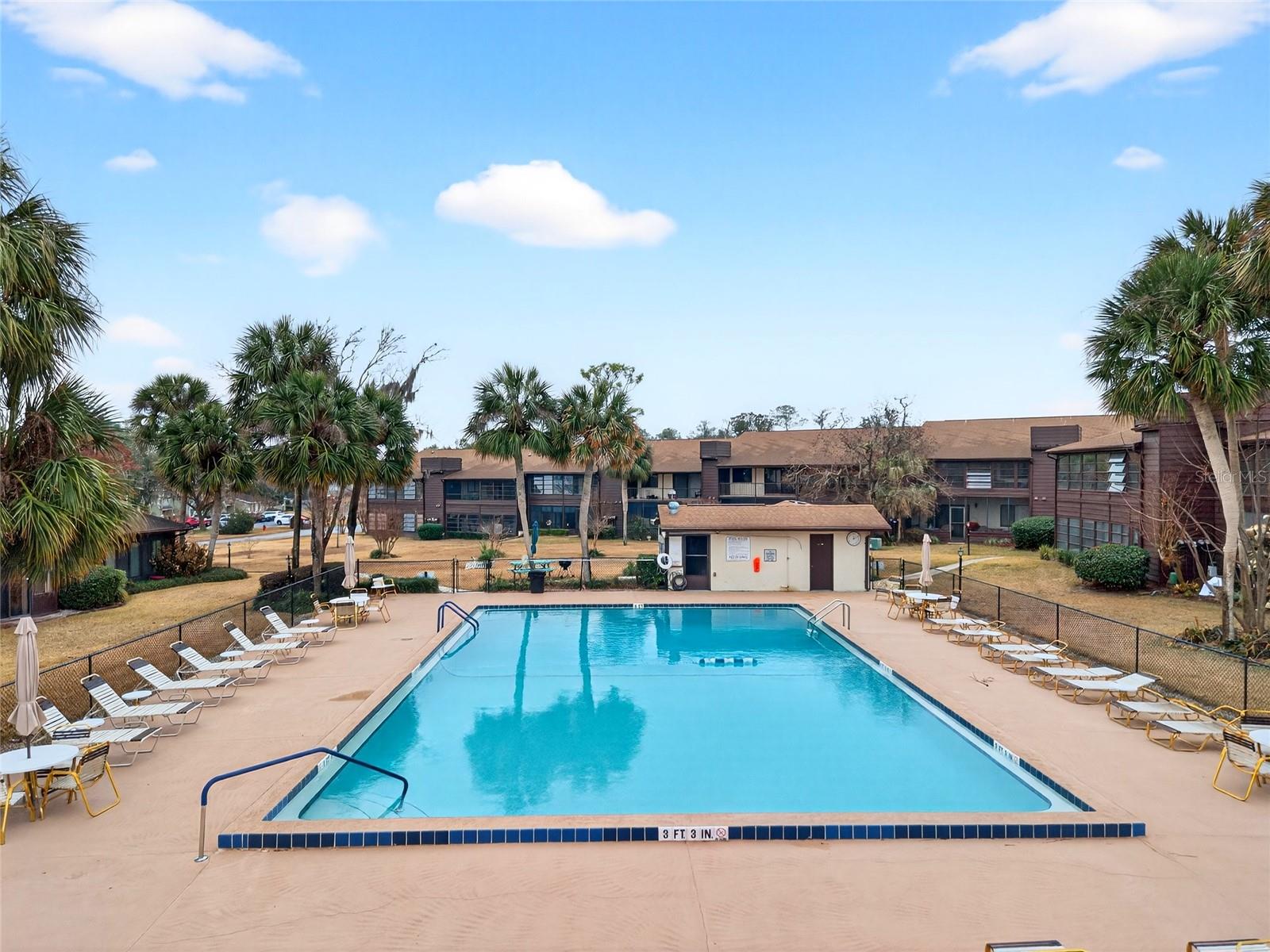 550 FAIRWAYS DRIVE A