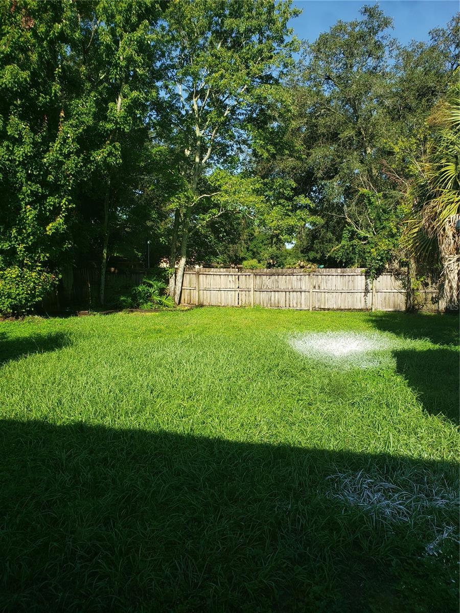 REPLAT OF BLKS M N O P PINECRE - Residential Lease