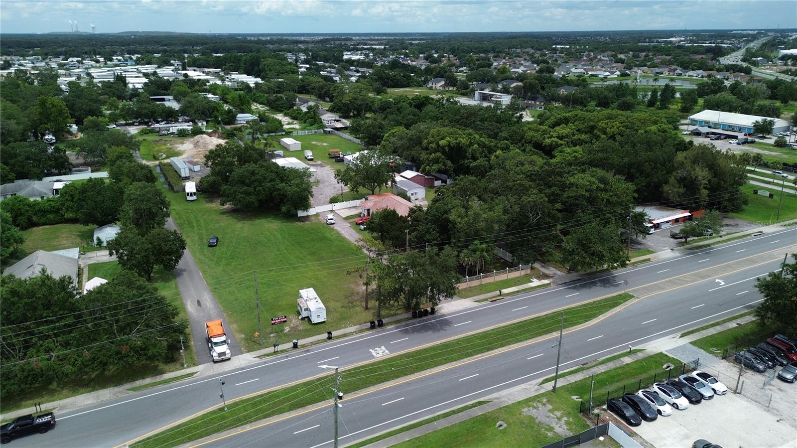 LOS TERRANOS - Commercial Lease