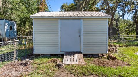 A home in LAKELAND