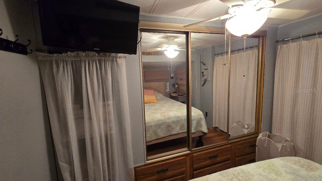 HOLIDAY TRAVEL PARK ENGLEWOOD - Residential