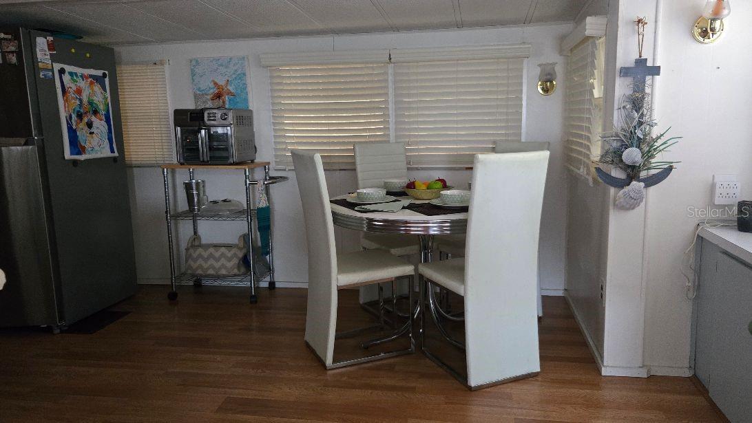 HOLIDAY TRAVEL PARK ENGLEWOOD - Residential