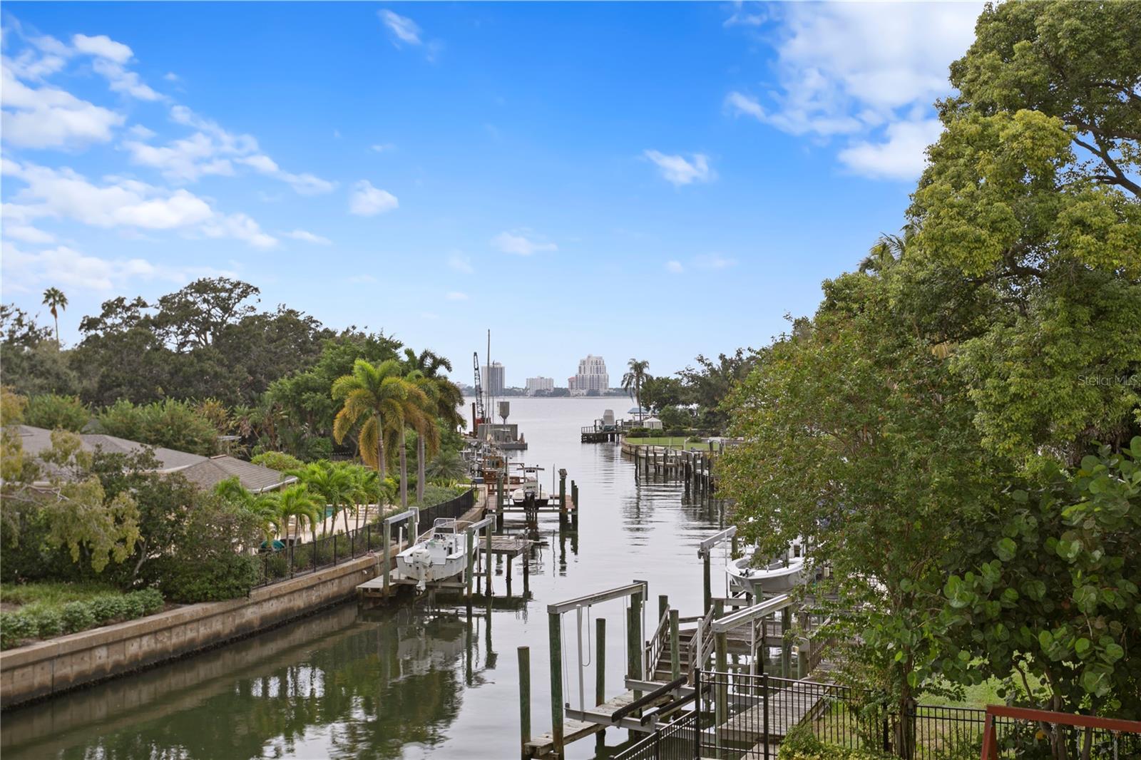 DAVIS ISLANDS PB10 PG52 TO 57 - Residential