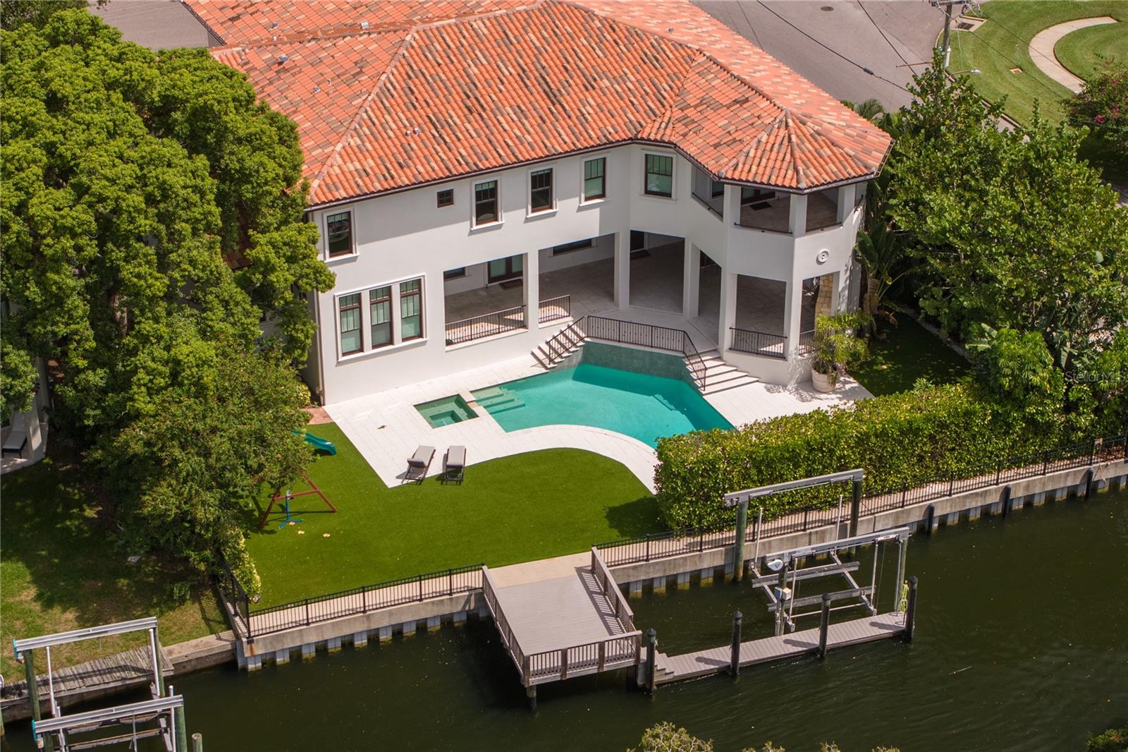 DAVIS ISLANDS PB10 PG52 TO 57 - Residential