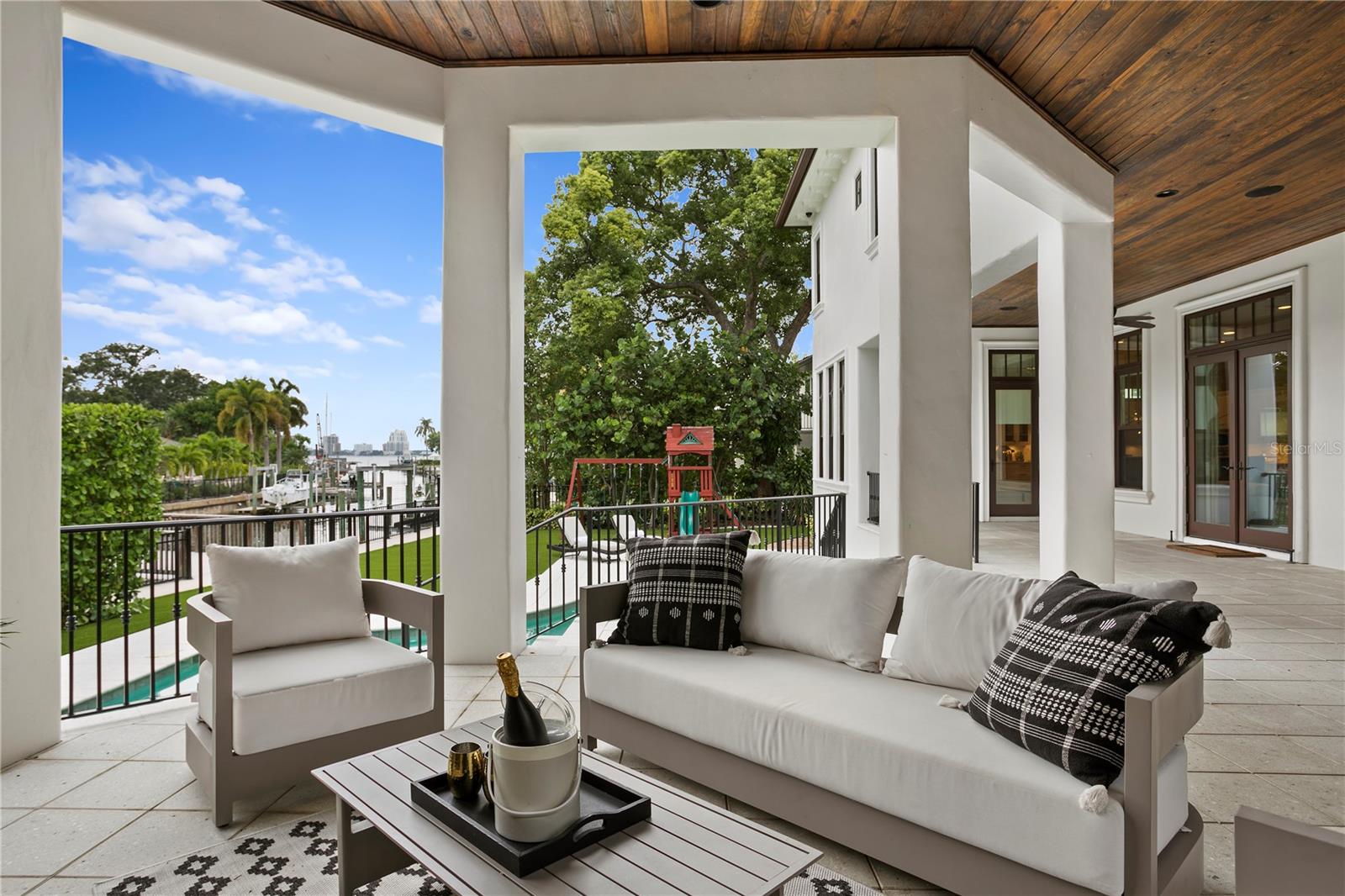 DAVIS ISLANDS PB10 PG52 TO 57 - Residential