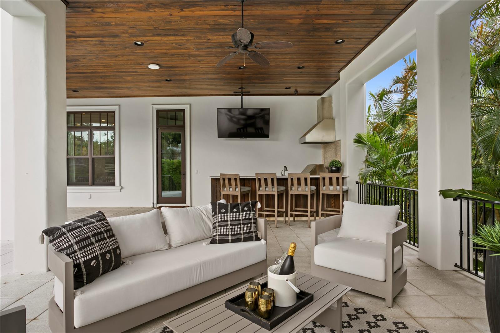 DAVIS ISLANDS PB10 PG52 TO 57 - Residential