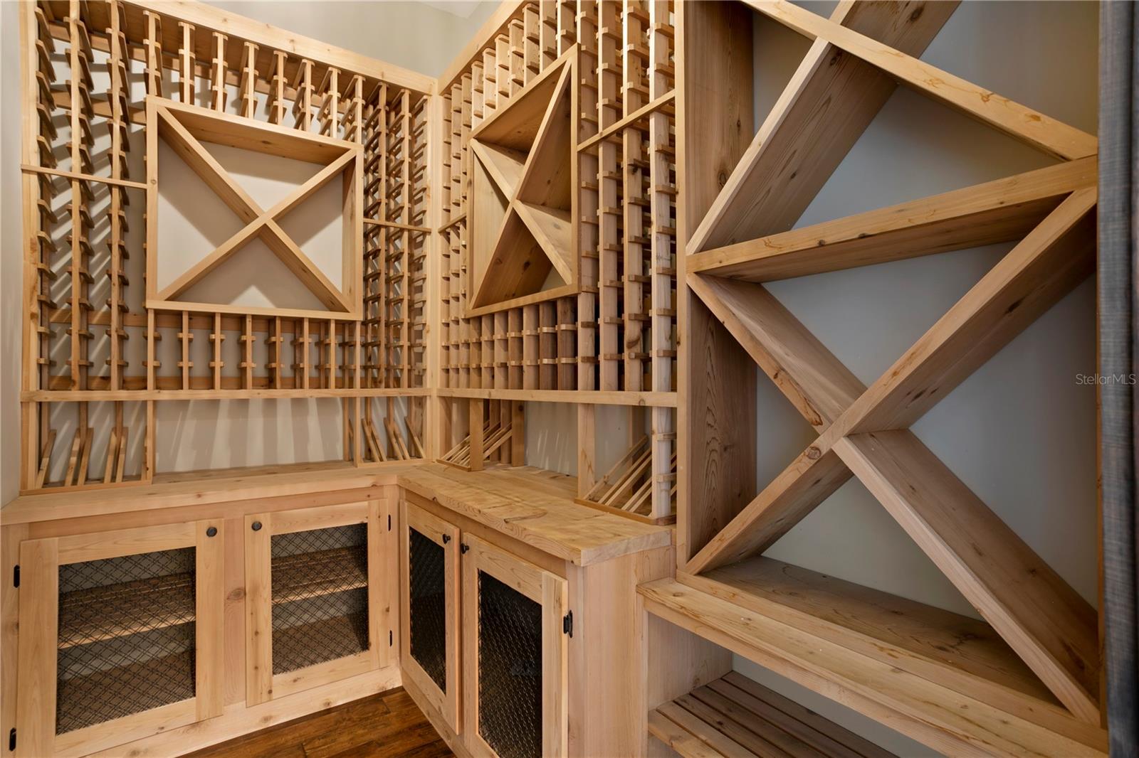 DAVIS ISLANDS PB10 PG52 TO 57 - Residential