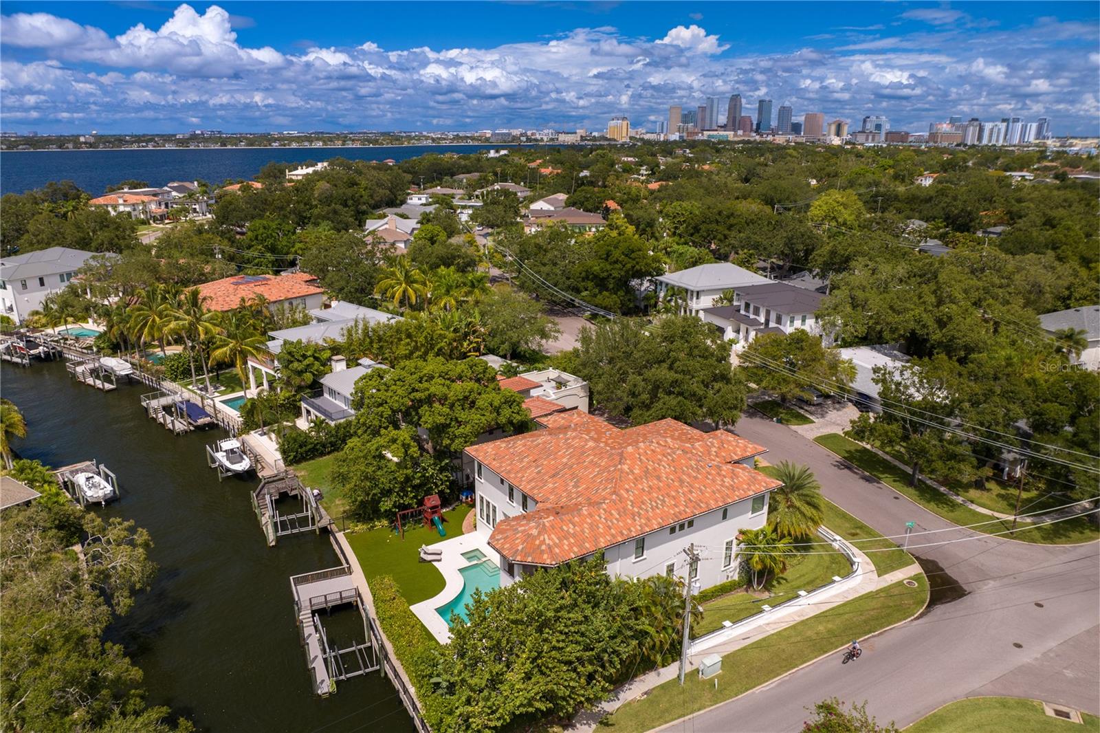 DAVIS ISLANDS PB10 PG52 TO 57 - Residential