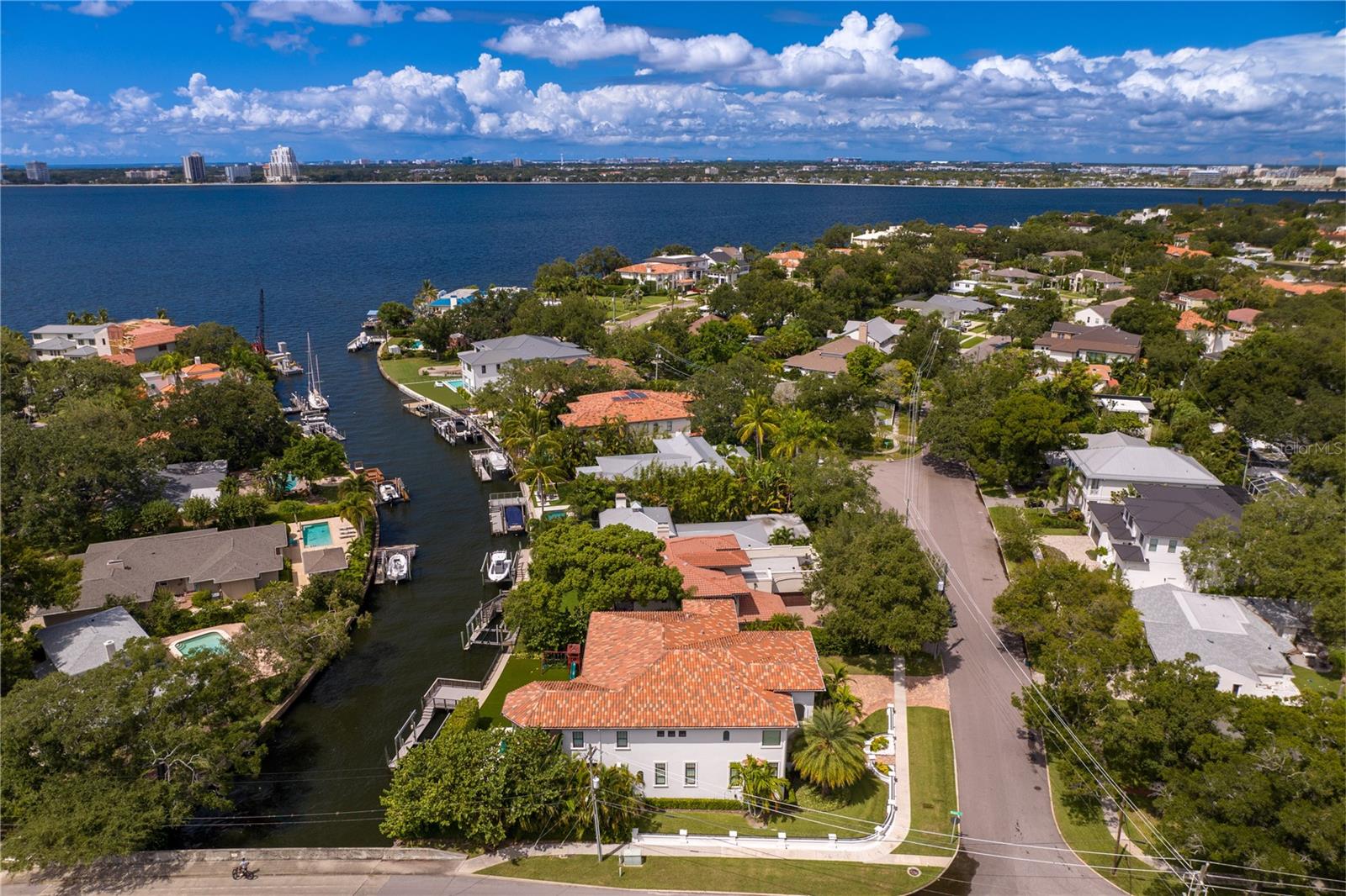 DAVIS ISLANDS PB10 PG52 TO 57 - Residential