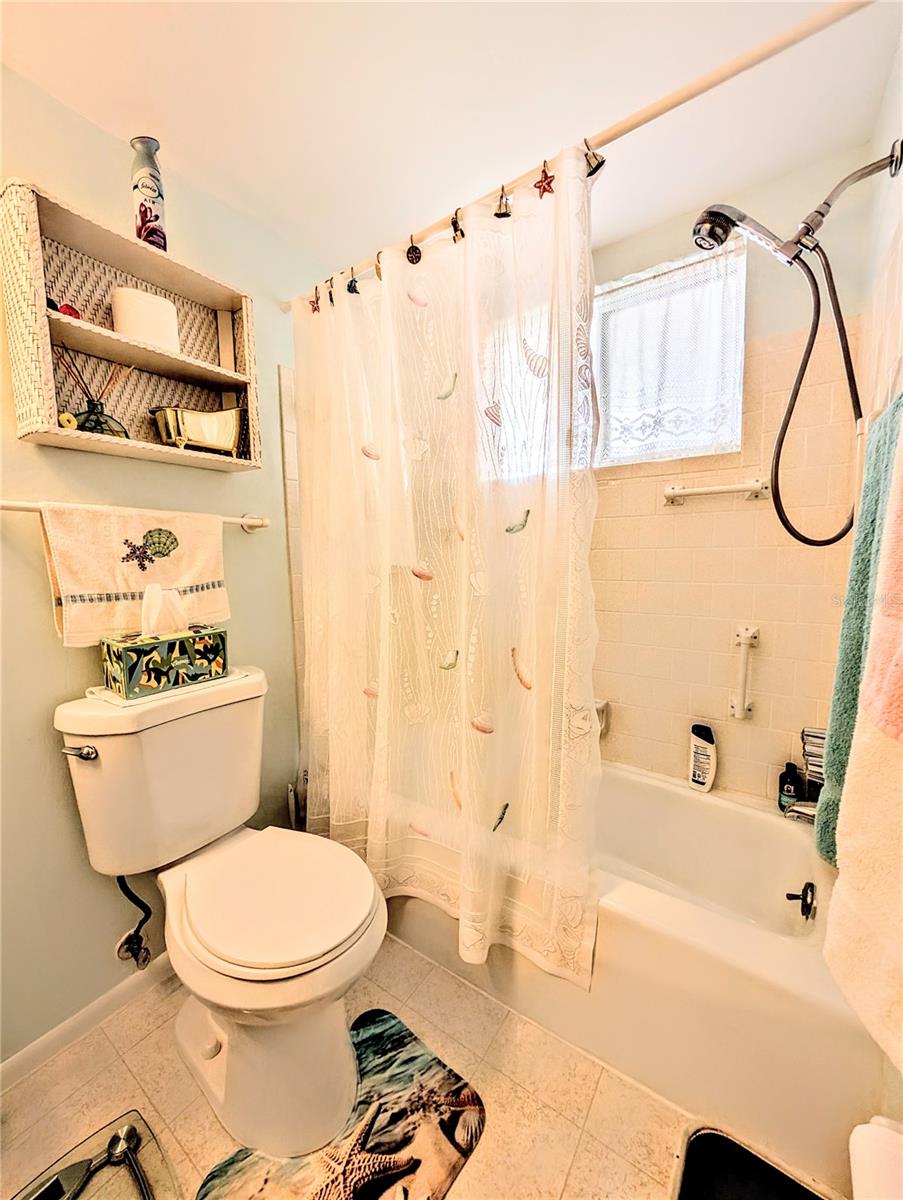 THE THIRD BAYSHORE - Residential