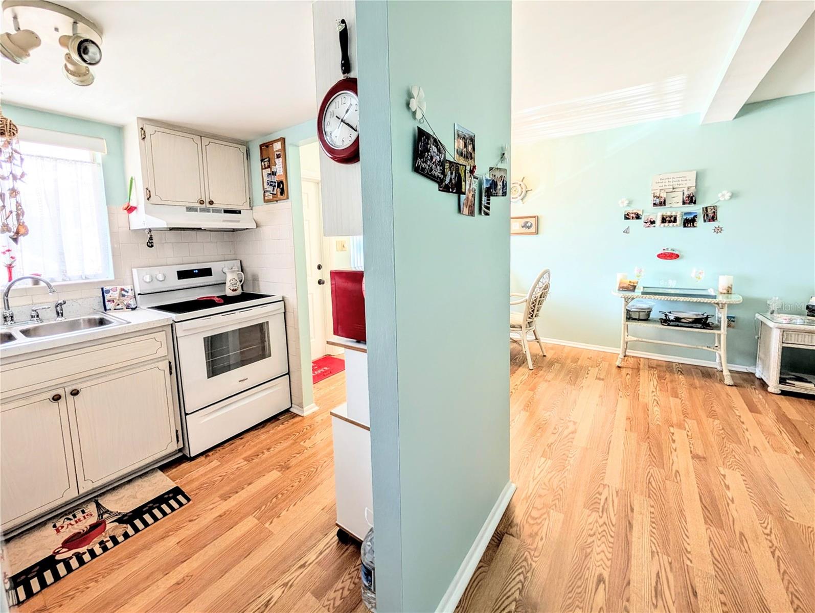 THE THIRD BAYSHORE - Residential