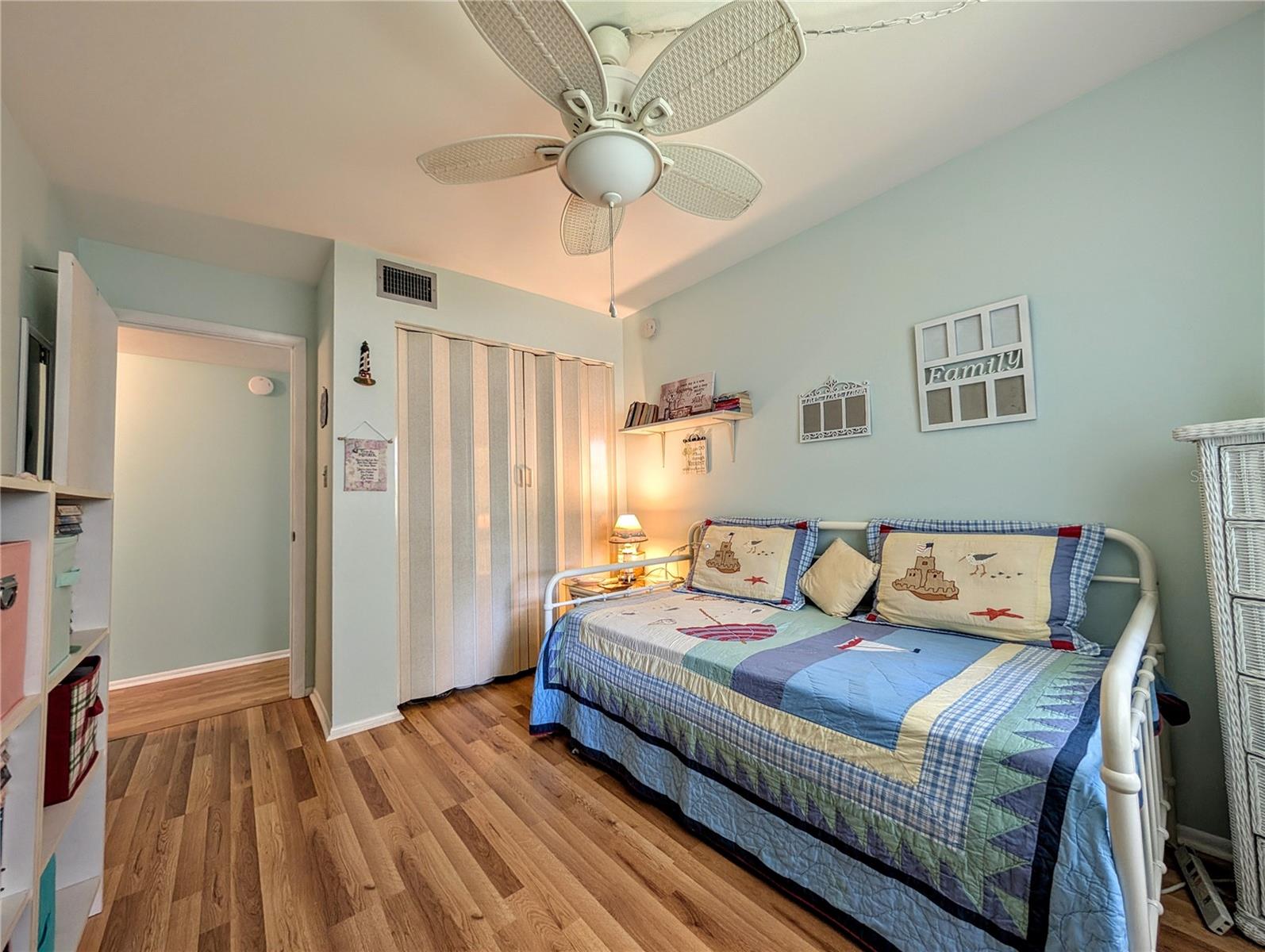 THE THIRD BAYSHORE - Residential