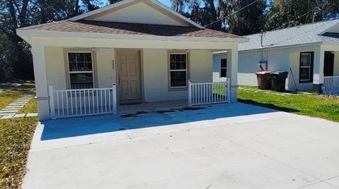 Photo of 986 NW 1st Street, Ocala, FL 34475 (MLS # TB8472723)