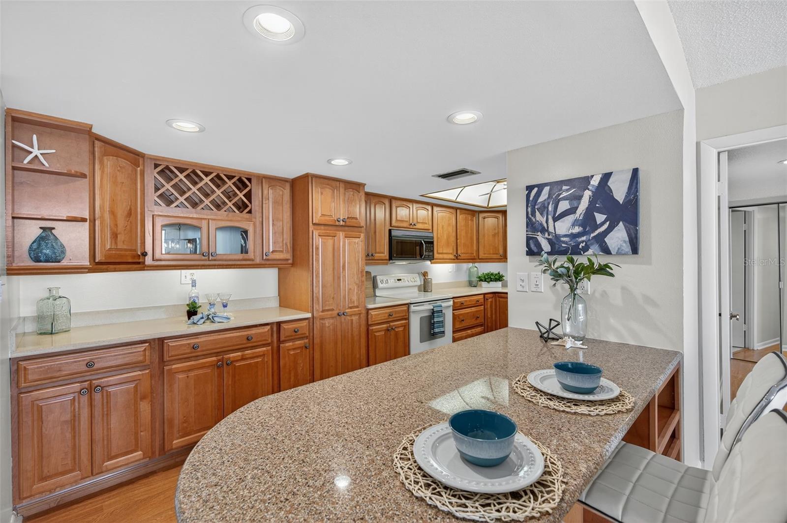 MANSIONS BY THE SEA CONDO - Residential