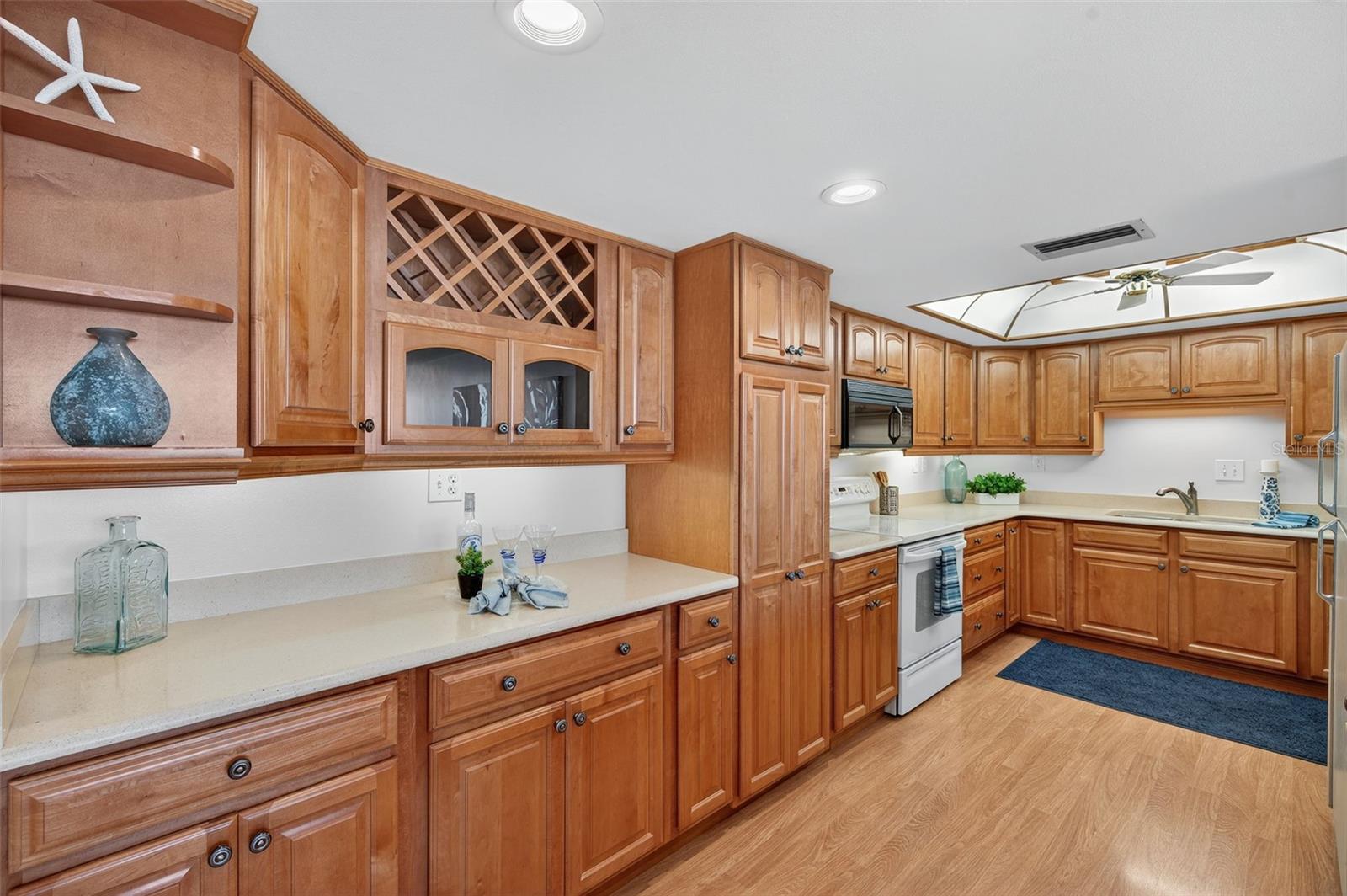 MANSIONS BY THE SEA CONDO - Residential