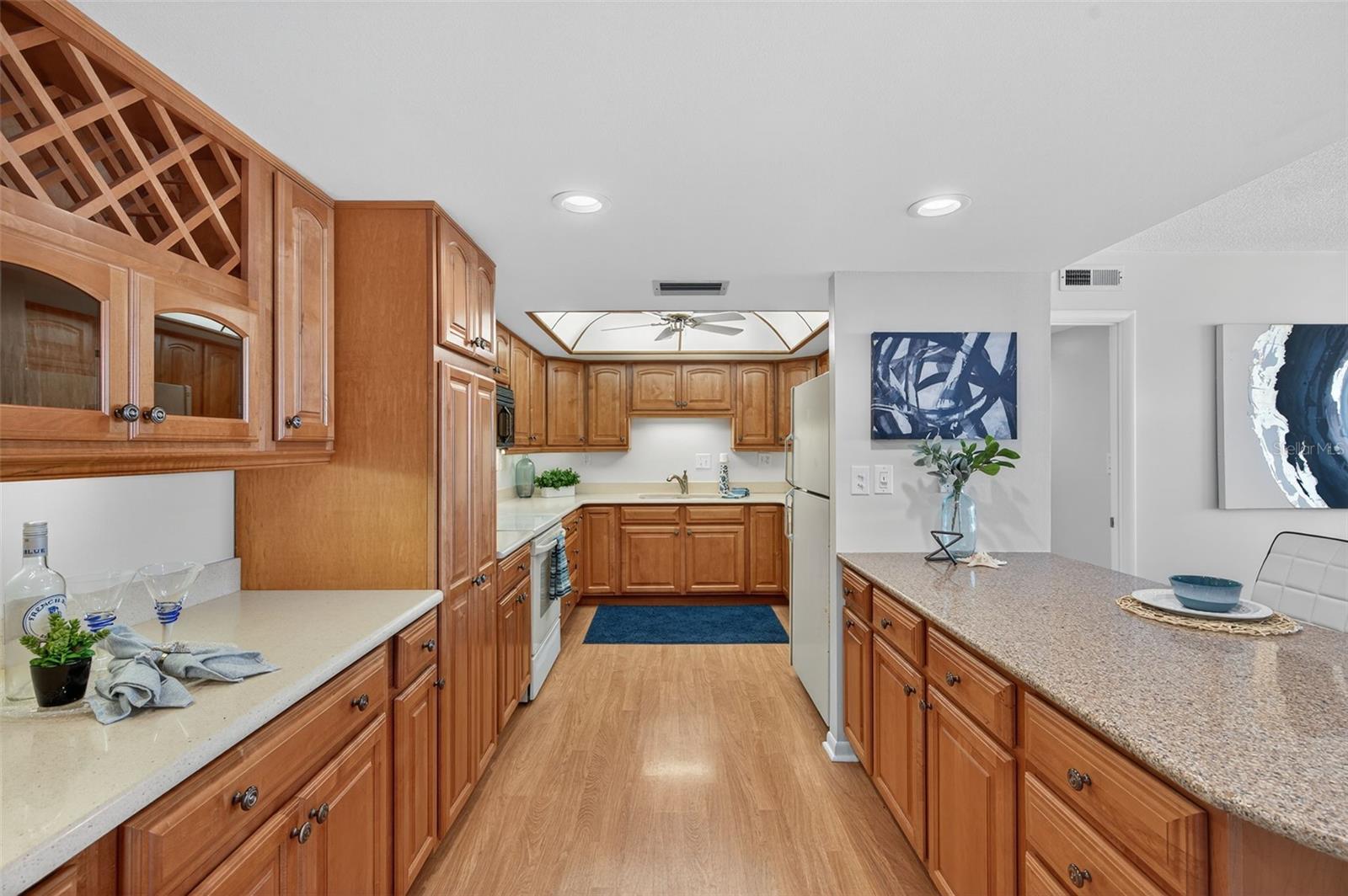 MANSIONS BY THE SEA CONDO - Residential