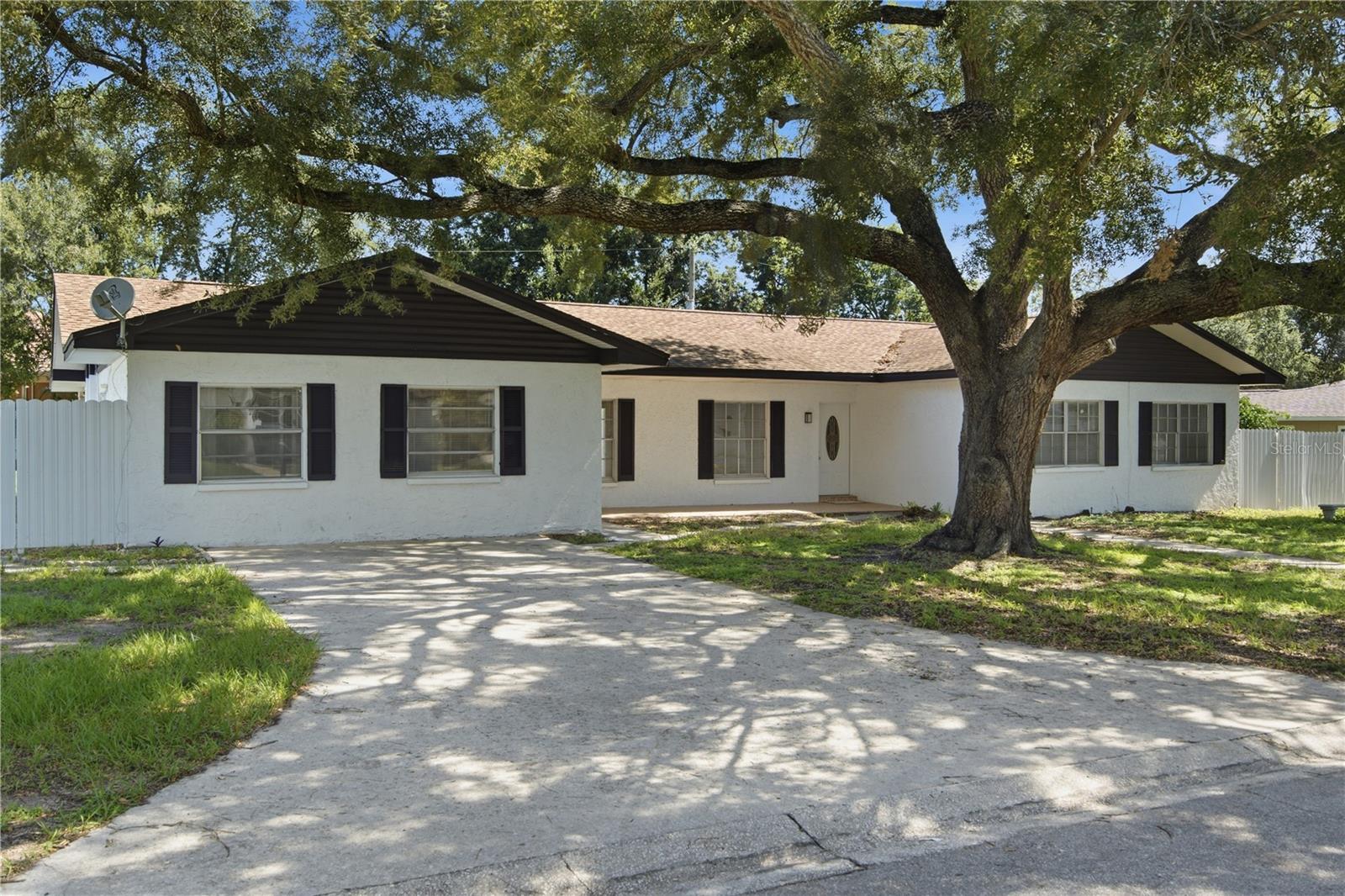 604 ROYAL CREST DRIVE
