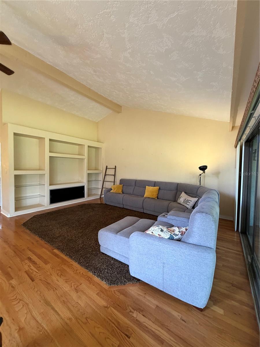 GRENELEFE TWNHSE AREA TR 31 - Residential