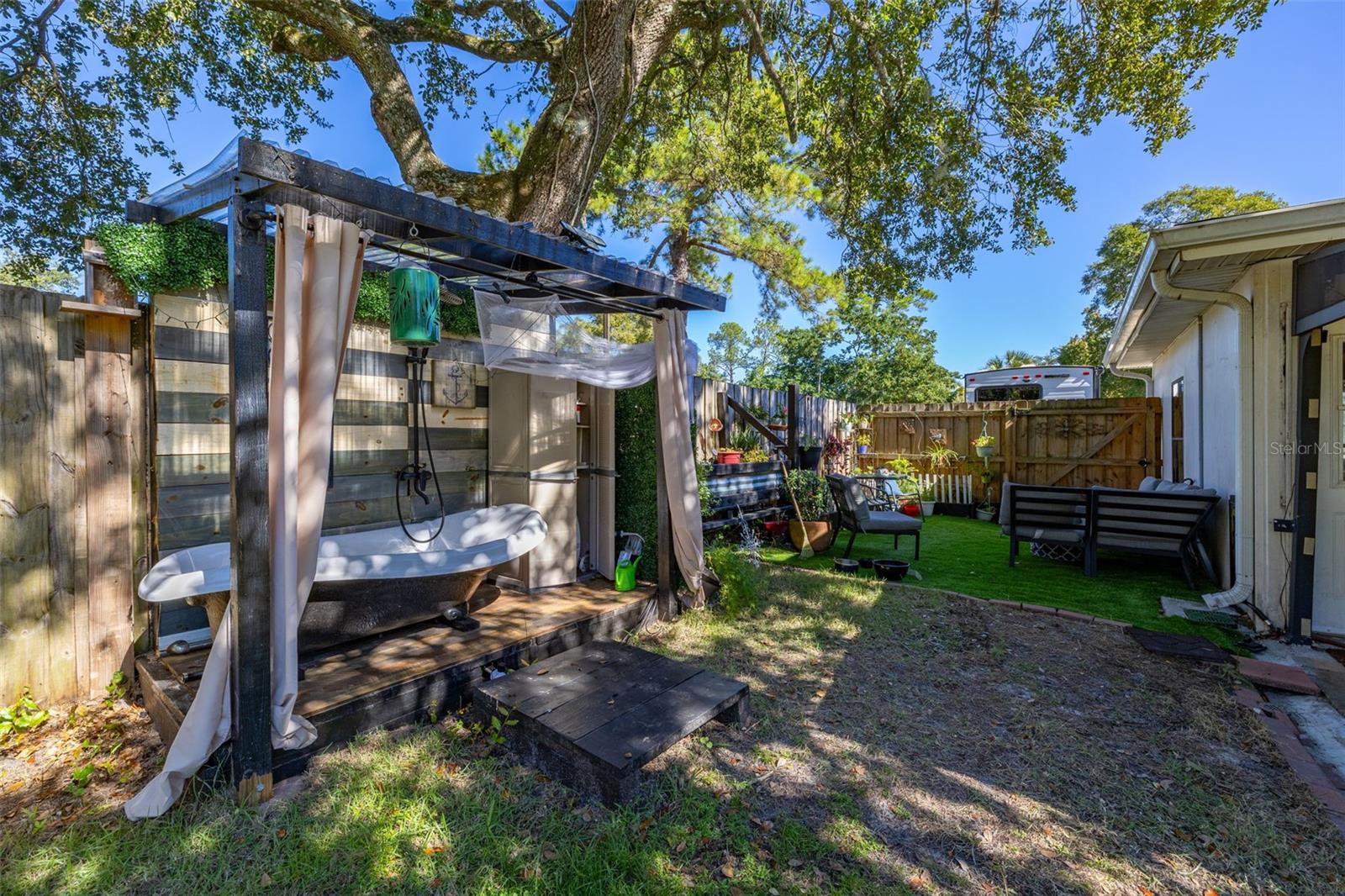 FAIRLANE ESTATES SEC 1 REP - Residential