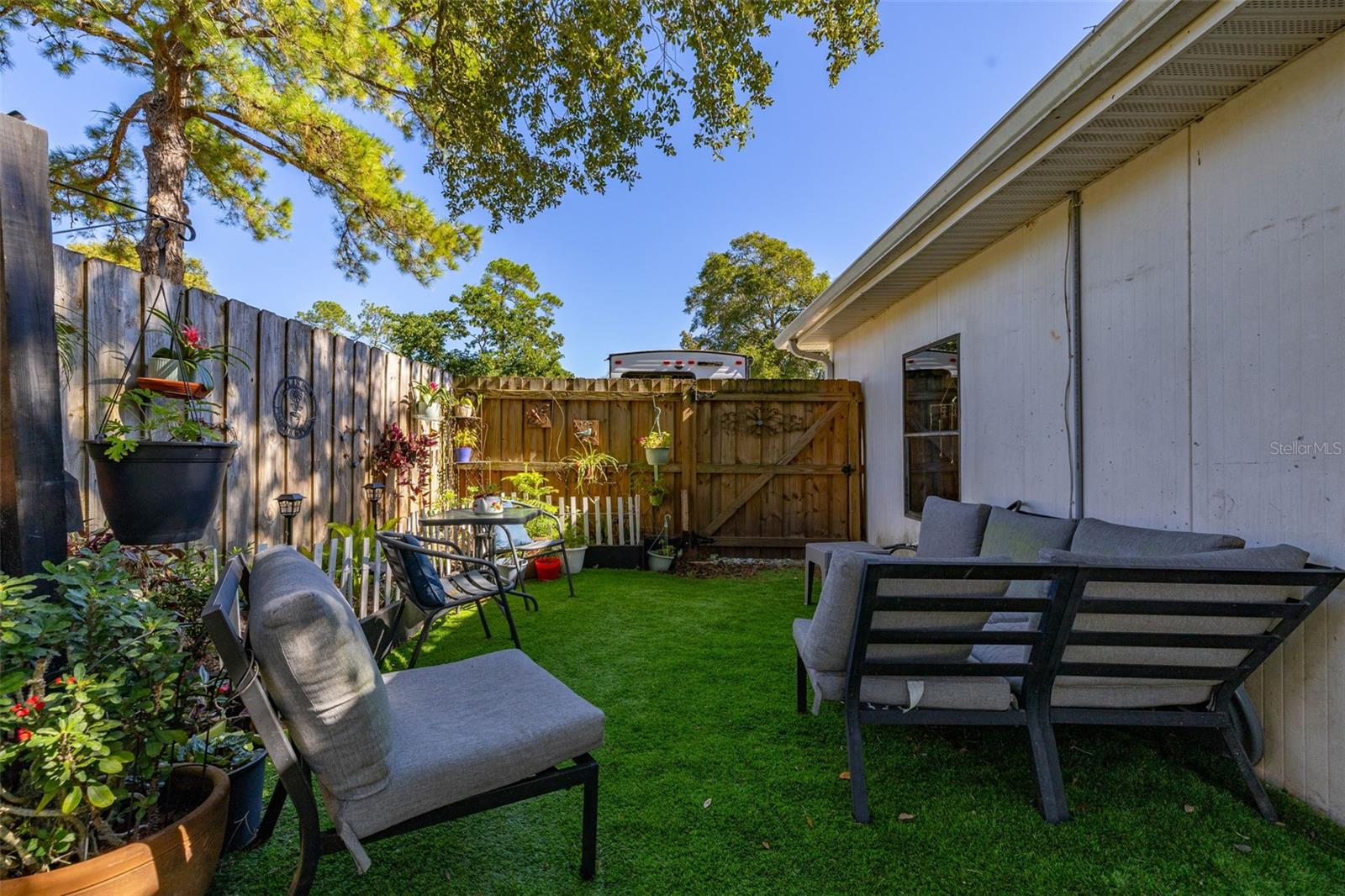 FAIRLANE ESTATES SEC 1 REP - Residential