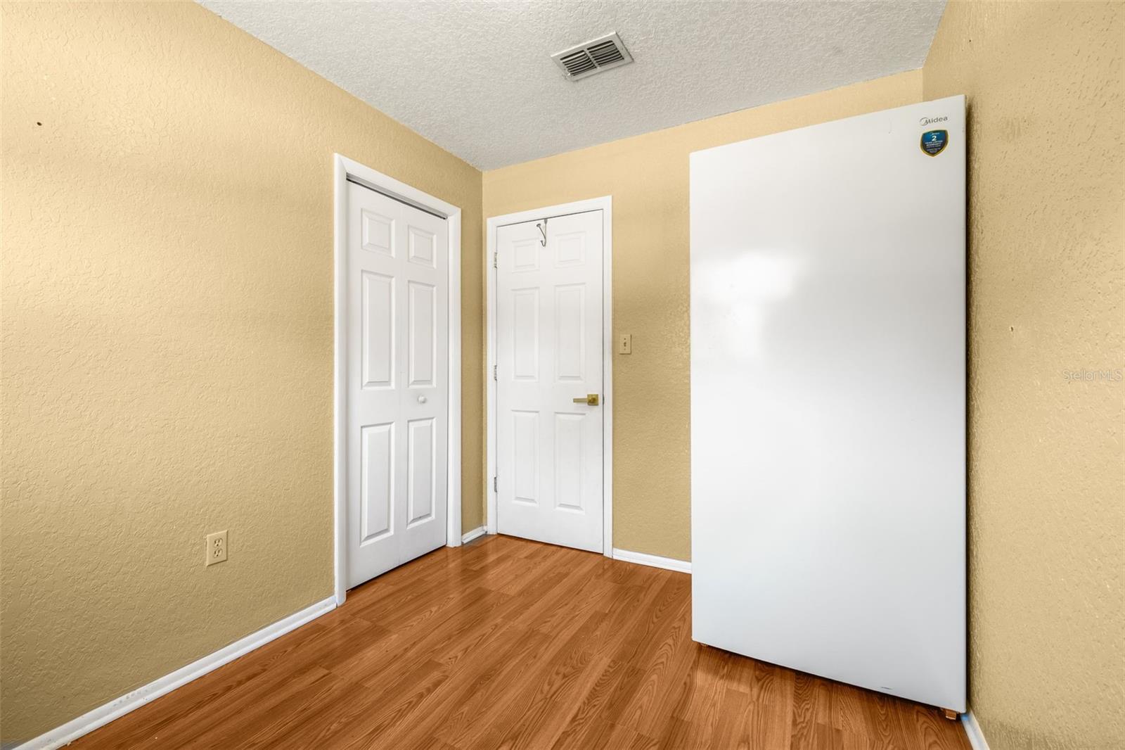 FAIRLANE ESTATES SEC 1 REP - Residential