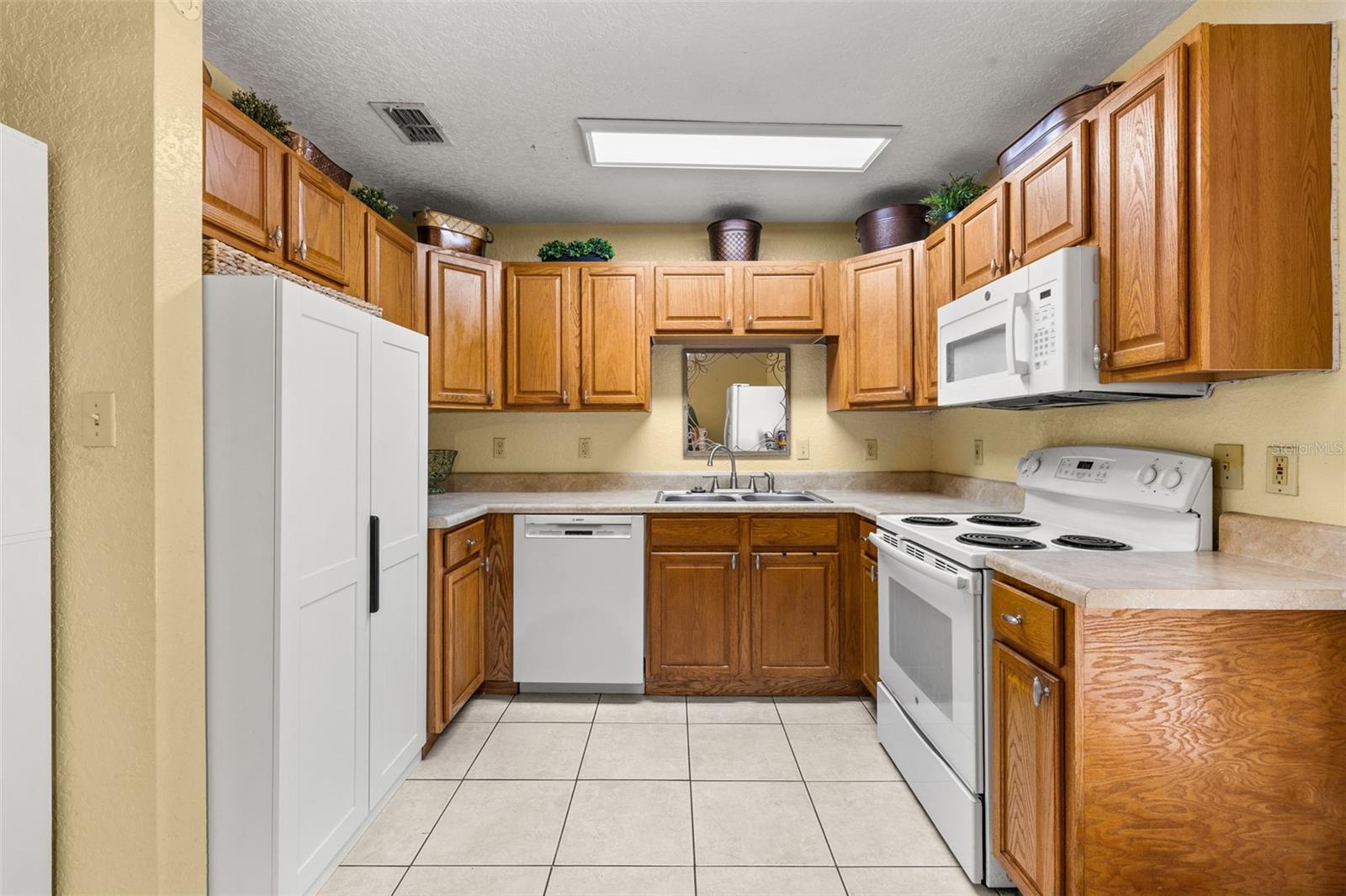 FAIRLANE ESTATES SEC 1 REP - Residential