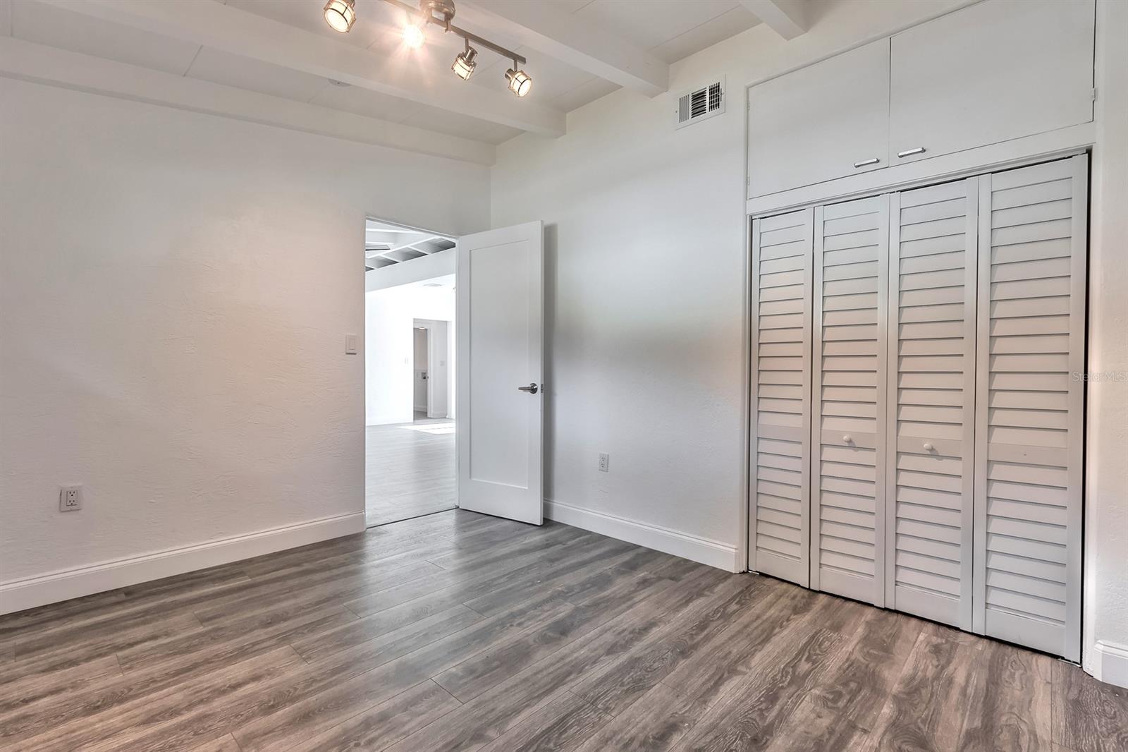 Mendall Homestead - Residential