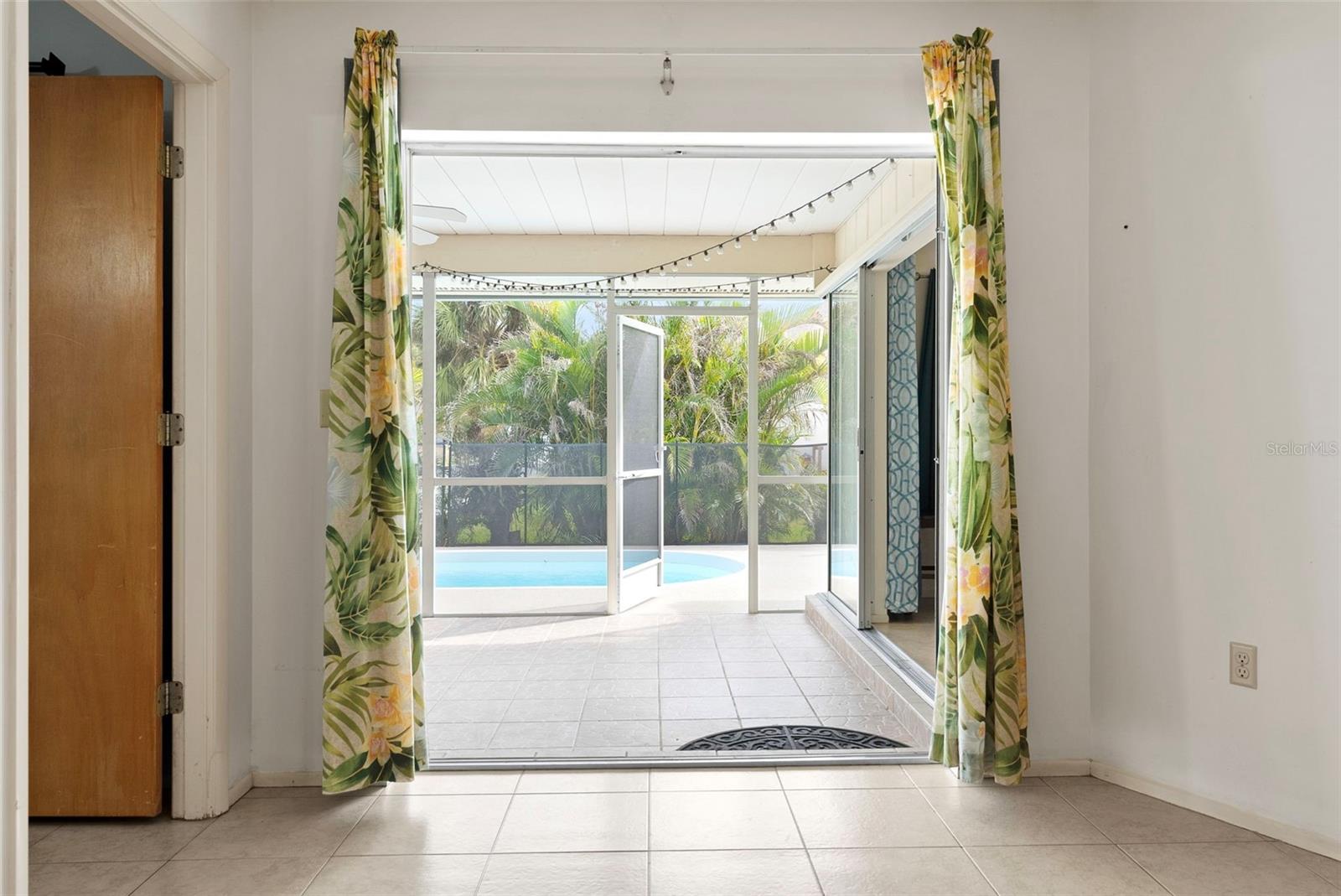 GULF AIRE 1ST ADD - Residential