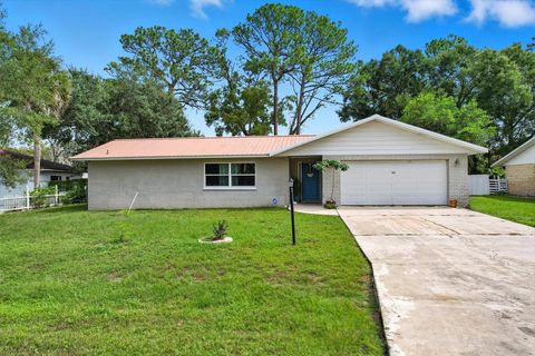 Photo of 562 Silver Course Loop, Ocala, FL 34472 (MLS # OM711377)