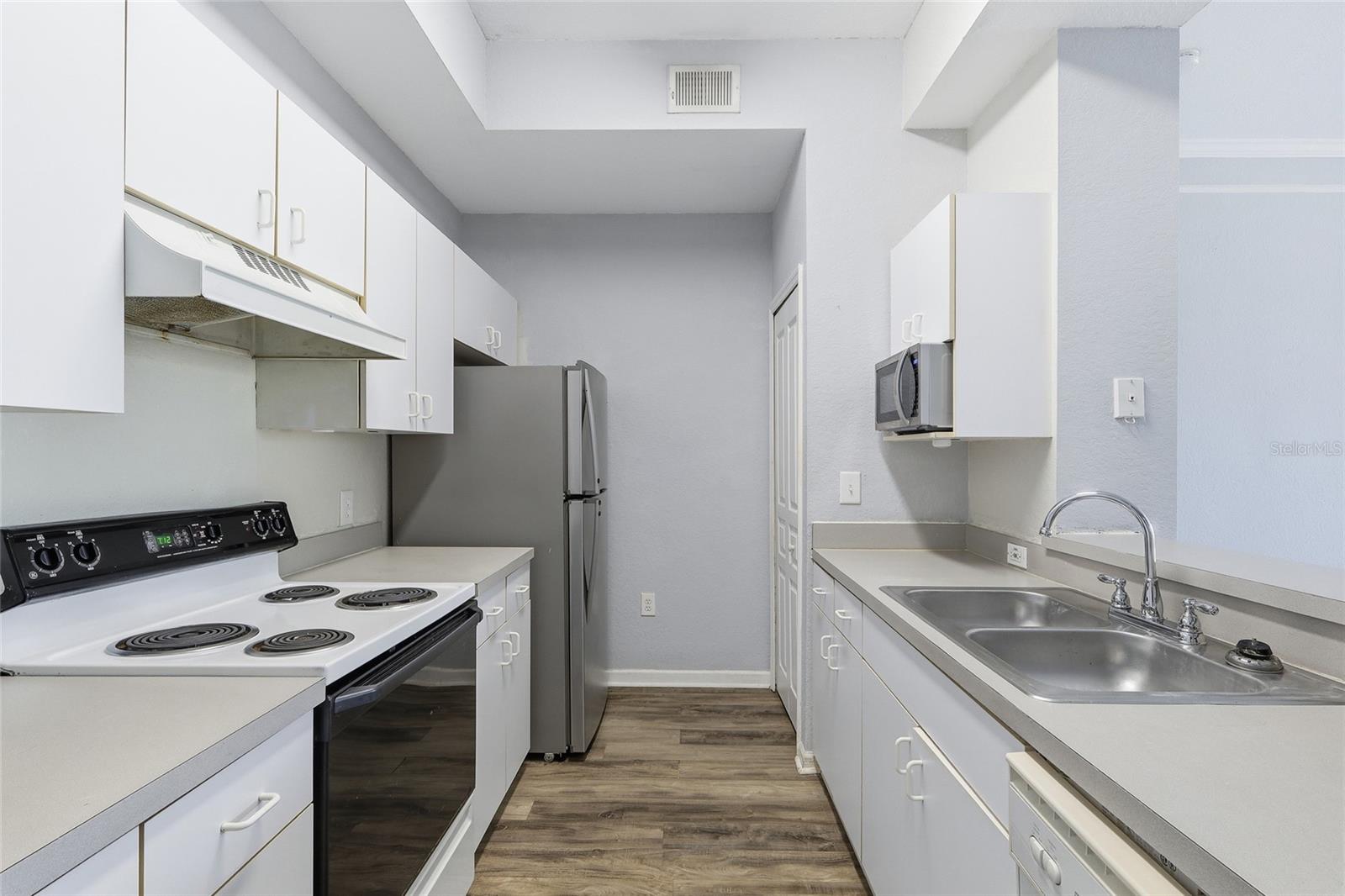 JADE AT TAMPA PALMS A CONDO - Residential