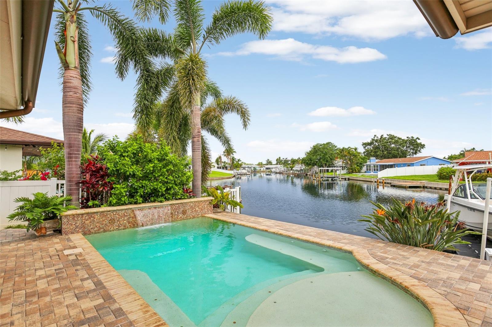 5036 DOVER STREET NE