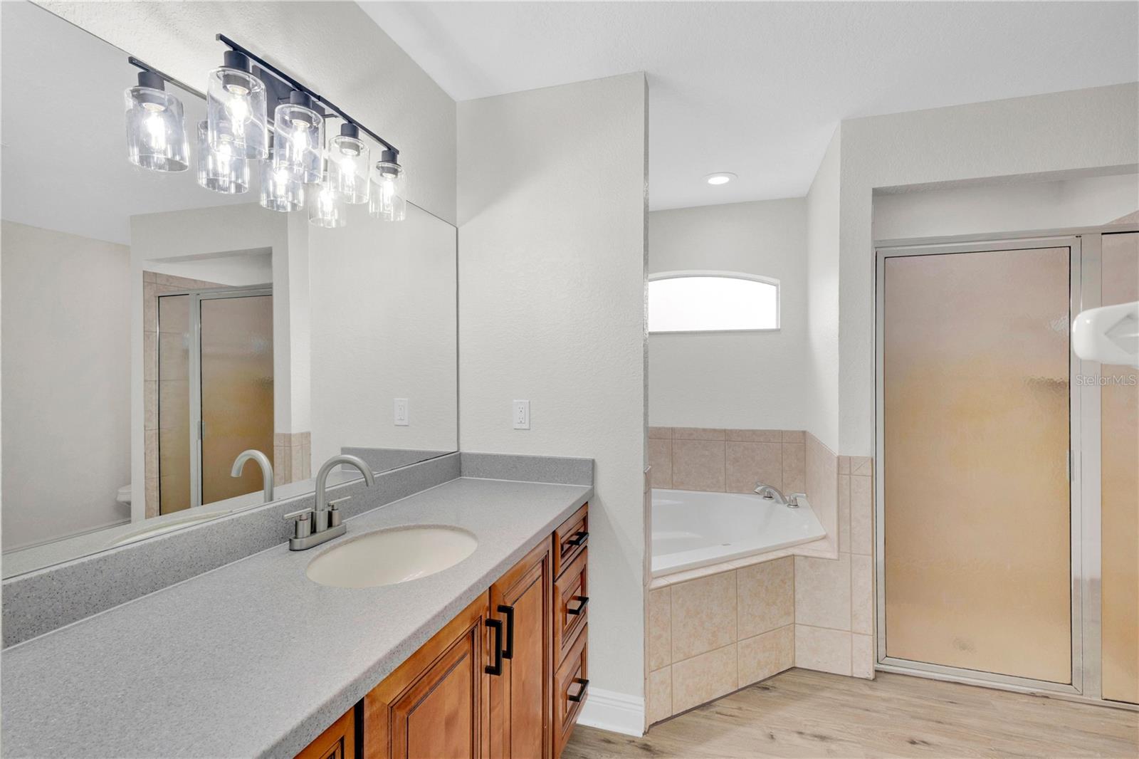 OAKRIDGE ESTATES - Residential