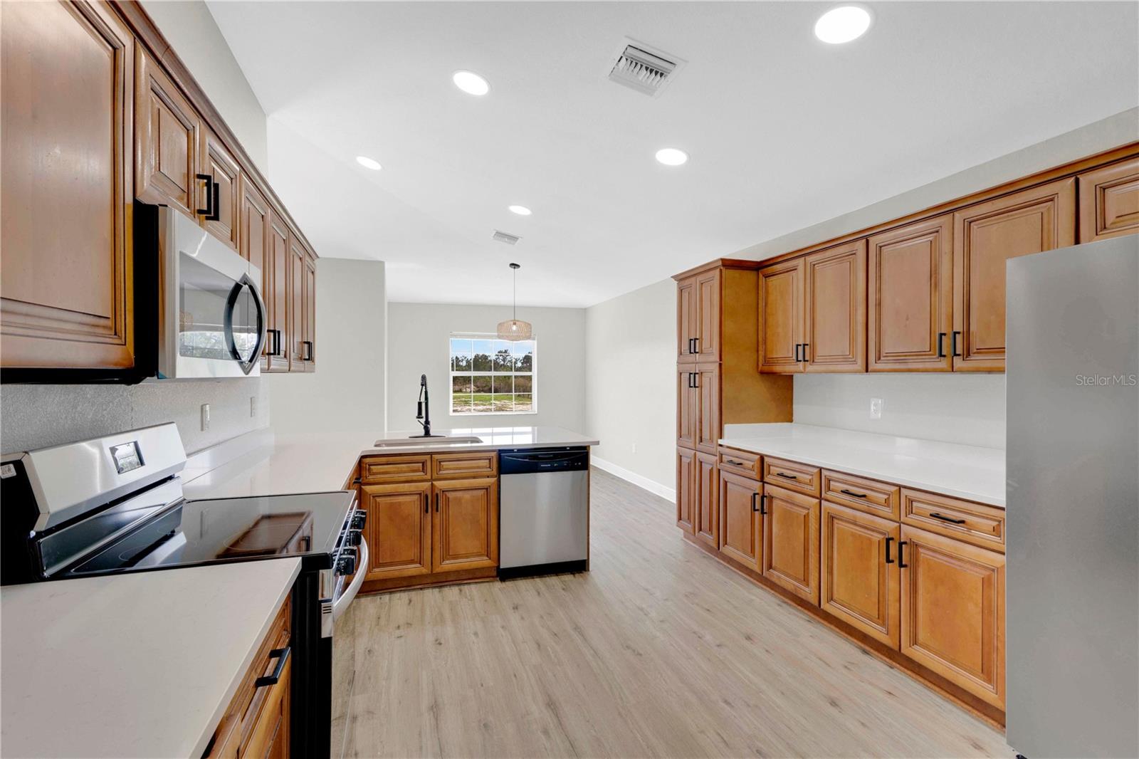 OAKRIDGE ESTATES - Residential