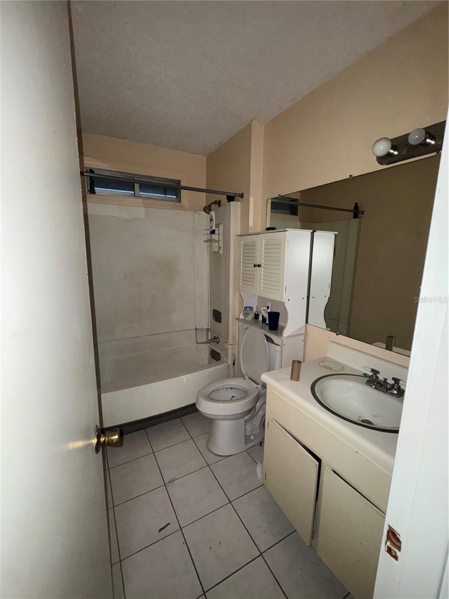 LOCH HARBOUR CONDO VILLAGE INC 21 - Residential