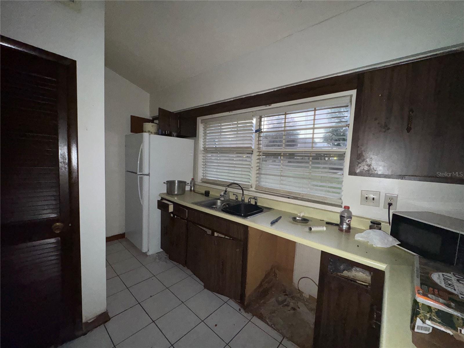 LOCH HARBOUR CONDO VILLAGE INC 21 - Residential