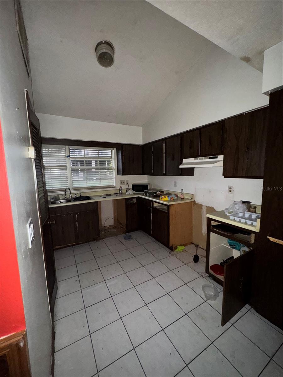 LOCH HARBOUR CONDO VILLAGE INC 21 - Residential