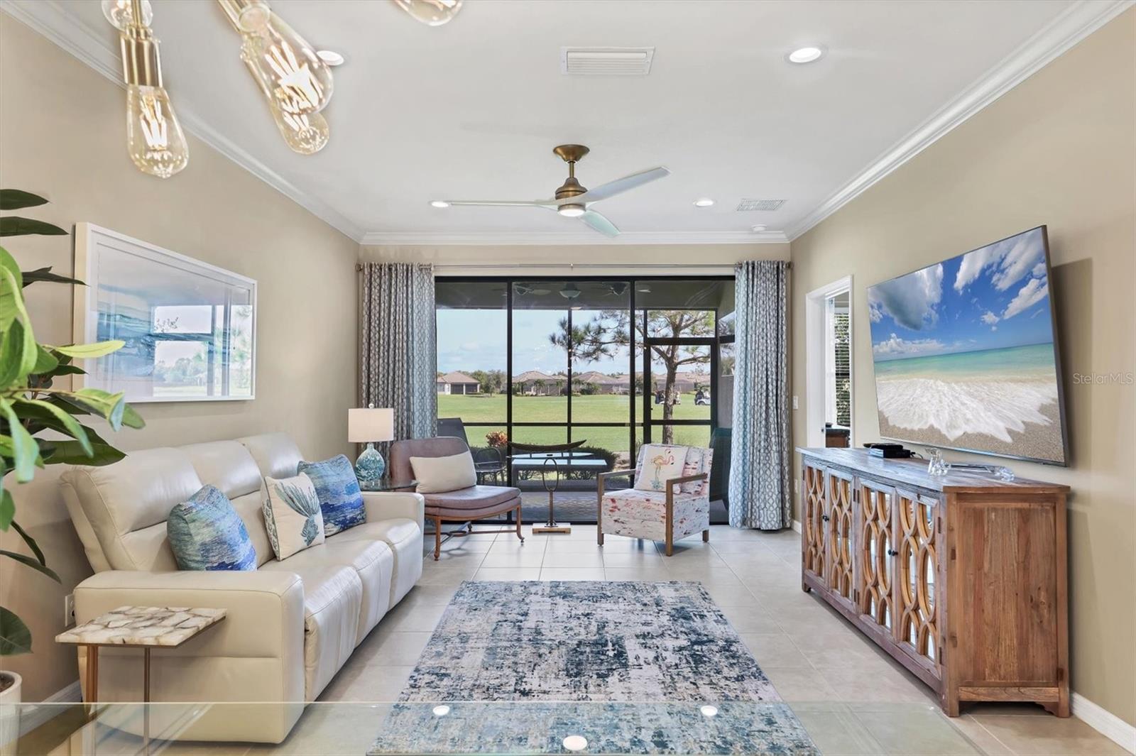 BACCIANO I/ESPLANADE LAKEWOOD - Residential